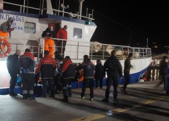 Πολύνεκρο ναυάγιο στην Πάρο με μετανάστες