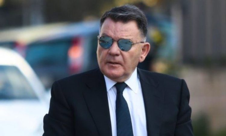 kougias-osoi-paroun-ta-2000-eurw-den-mporoun