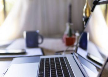 Με τηλεργασία οι δημόσιες υπηρεσίες σημερα- Σύσταση και για τον ιδιωτικό τομέα