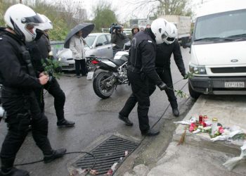 Δολοφονία αστυνομικών στου Ρέντη: οργή στις οικογένειες για την άρνηση αποζημίωσης