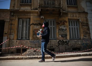 Εισήγηση για άρση της μάσκας στους εξωτερικούς χώρους την Τετάρτη