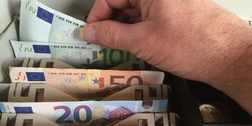 Επίθεση στον Εμπορικό Σύλλογο από την Αγωνιστική Συνεργασία Εμπόρων Χανίων