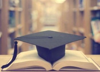 pws-ekdidontai-titloi-spoudwn