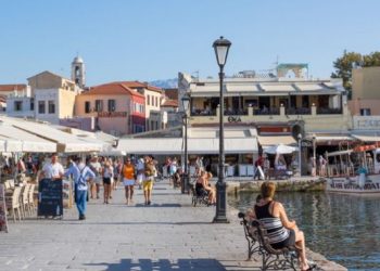 Βλατάκης: Το Καθολικό Πάσχα ξεκινά η τουριστική σεζόν στην Κρήτη