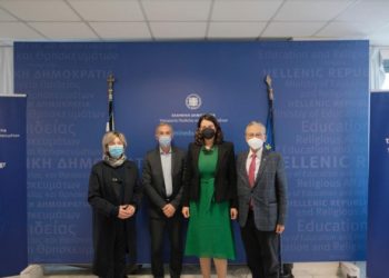 ΥΠΑΙΘ: Μνημόνιο συνεργασίας για τη διδασκαλία του Ολοκαυτώματος και των γενοκτονιών