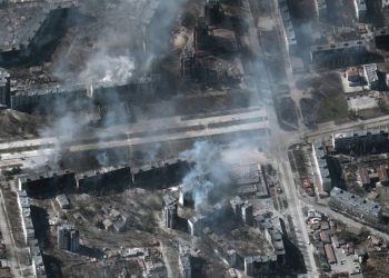 Ουκρανία: Οι Ρώσοι «πνίγουν» την Μαριούπολη, 100.000 οι εγκλωβισμένοι