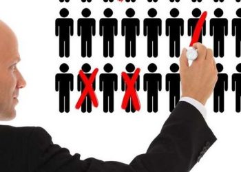 Έκρηξη 82,45% των απολύσεων, φόβοι για την πορεία της ανεργίας