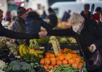 «Φωτιά» στις πωλήσεις τροφίμων την πρώτη εβδομάδα του Μαρτίου