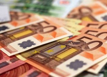 ektakto-dwro-pasxa-ektos-xiliades-suntaksiouxoi