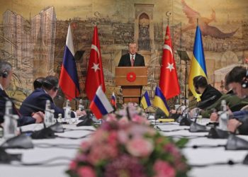 Διαπραγματεύσεις στη σκιά της «δηλητηρίασης» Αμπράμοβιτς: «Μη φάτε, μην πιείτε τίποτα»