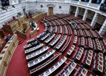 Οι επιπτώσεις στην Ελλάδα από τον πόλεμο στην Ουκρανια στο επίκεντρο της συζήτησης στη Βουλή
