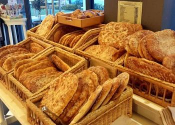 Ποια καταστήματα είναι ανοιχτά σήμερα Καθαρά Δευτέρα