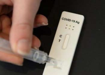 Δεν υπάρχει απόφαση να μειωθούν τα τεστ στα σχολεία