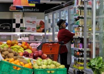 Στο τραπέζι του Μαξίμου στοχευμένη μείωση ΦΠΑ σε βασικά τρόφιμα