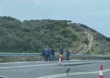 Ηράκλειο: Συνεχίζεται η κατολίσθηση στο δρόμο της Μεσαράς – Κλειστός για όλα τα οχήματα ως τις 15 Μαρτίου