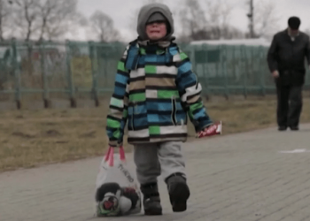 Έφτασαν στην Ελλάδα τα πρώτα ασυνόδευτα προσφυγόπουλα από την Ουκρανία