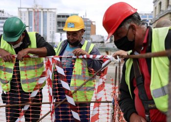 Κατώτατος μισθός: Τα 24 επιδόματα που παρασύρονται από την δεύτερη αύξηση