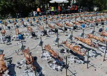 Πάσχα 2022: Φωτιά οι ανατιμήσεις σε ψωμί και αρνί – Το δίλημμα των αρτοποιών