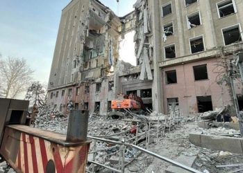 Ζελένσκι: Δεν διαθέτουμε τον απαιτούμενο οπλισμό για να υπερασπιστούμε τη Μαριούπολη