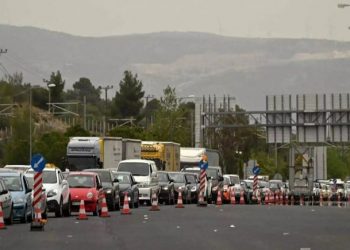 Έξοδος του Πάσχα: Αυξημένα μέτρα της Τροχαίας – Κίνηση σε λιμάνια και διόδια