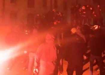 Επεισόδια στη Μασσαλία: Οπαδοί ΠΑΟΚ και Παρτιζάν πλακώθηκαν με οπαδούς Μαρσέιγ και ΑΕΚ (vids)