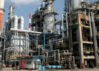 Τα στοιχεία για τις τιμές των καυσίμων κατέθεσαν στο υπ. Ανάπτυξης τα δυο διυλιστήρια – Ξεκίνησε ο έλεγχος