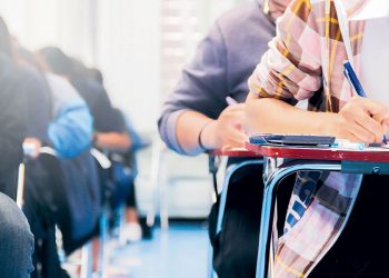 Δημόσια εκπαίδευση και επιπλέον 3.2 δισ. ευρώ – Τα έξοδα γονέων για τα παιδιά τους