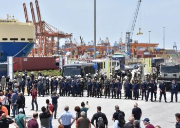 Η Ένωση Ιδιωτικών Υπαλλήλων στο πλευρό των εργαζομένων της COSCO