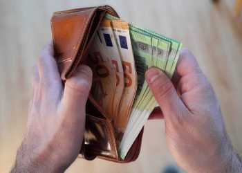 Επιστρεπτέα προκαταβολή: Πότε ξεκινά η αποπληρωμή ενισχύσεων