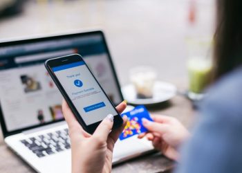 Τζίρος 6,1 δισ. ευρώ στο ηλεκτρονικό εμπόριο στην Ελλάδα – Αύξηση 40% από το 2020