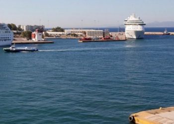 Λιμάνι Πειραιά: Κινητοποίηση για τη διάσωση 5χρονου κοριτσιού που βρέθηκε στη θάλασσα