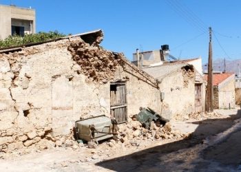 Προχωρά το σχέδιο στήριξης και αποκατάστασης μετά τον σεισμό στο Αρκαλοχώρι