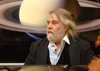 Πέθανε ο Βαγγέλης Παπαθανασίου