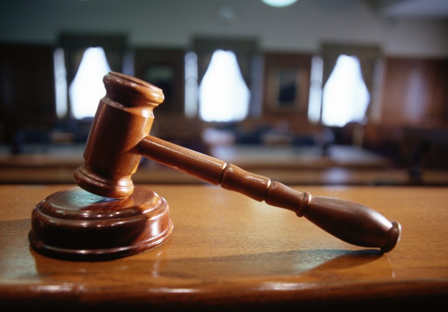 Στο Ειδικό Δικαστήριο περί ευθύνης υπουργών, με απόφαση του Δικαστικού Συμβουλίου, οι Ν. Παππάς και Χρ. Καλογρίτσας