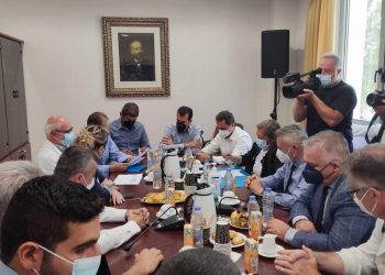 Πλεύρης από Κρήτη: Όχι σε μέτρα το καλοκαίρι, από τον Σεπτέμβριο βλέπουμε