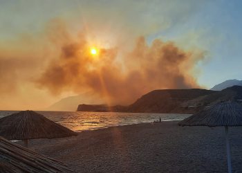 Ανεξέλεγκτες οι φωτιές στα νότια του νομού Ρεθύμνου!
