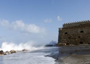 Το Κεντρικό Λιμεναρχείο Ηρακλείου προειδοποιεί για τον καιρό στην Κρήτη