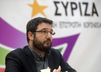 «Ομοβροντία» από την αντιπολίτευση, «πυρά» από ΣΥΡΙΖΑ και ΠΑΣΟΚ για το «απόρρητο» των παρακολουθήσεων