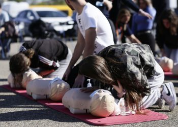 ΚIDS SAVE LIVES – Διακόσιοι μαθητές έμαθαν πώς να σώζουν ζωές (VIDEO)