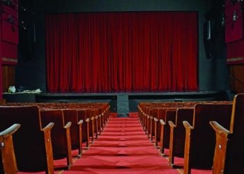 Από σήμερα οι αιτήσεις για τις επιταγές θεάτρου της ΔΥΠΑ