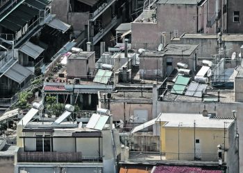 «Φρενάρει» το πρόγραμμα για τους ηλιακούς θερμοσίφωνες – Έρχεται και πρόγραμμα για έξυπνους μετρητές