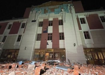 Σεισμός 6 Ρίχτερ στην Τουρκία: Πάνω από 20 οι τραυματίες (VIDEOS)