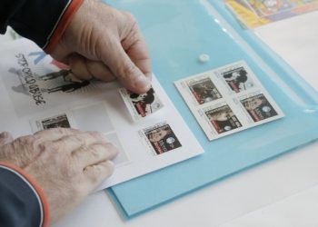 Το μήνυμα κατά της κακοποίησης των παιδιών ταξιδεύει σε όλη την Ελλάδα με γραμματόσημο