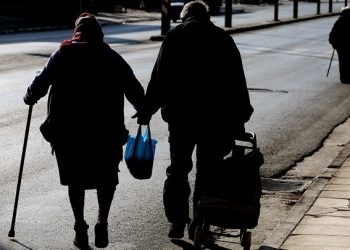 Κατάθεση τροπολογίας για το πάγωμα στα επιτόκια, αναφορικά με τα ληξιπρόθεσμα ανασφάλιστων στα ταμεία