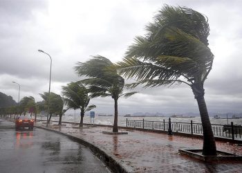 Iσχυρές καταιγίδες και θυελλώδεις άνεμοι αναμένονται στο Β. Αιγαίο – Μήνυμα του 112 στους πολίτες