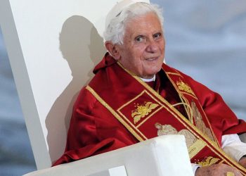 Βατικανό: Σε λαϊκό προσκύνημα η σορός του πρώην πάπα Βενέδικτου