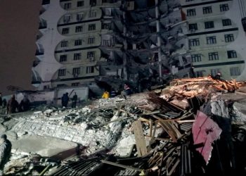 Φονικός σεισμός 7,8 Ρίχτερ στα σύνορα Τουρκίας και Συρίας (VIDEO)