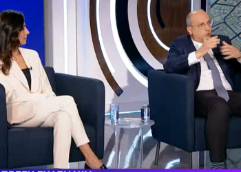 Τσαπανίδου: «Οι διαφορές μας με τη ΝΔ είναι χαοτικές – Ο ΣΥΡΙΖΑ θα κερδίσει τις εκλογές και θα σχηματίσει προοδευτική κυβέρνηση από την πρώτη Κυριακή»