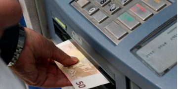 Συντάξεις: Έκτακτο επίδομα συνταξιούχων έως 300 ευρώ