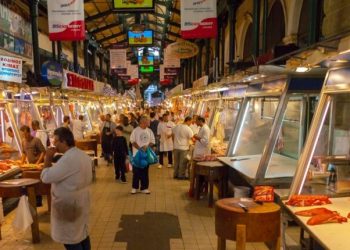 Την Τετάρτη οι ανακοινώσεις για το “καλάθι του Πάσχα”, έρχεται και το “καλάθι του νονού”